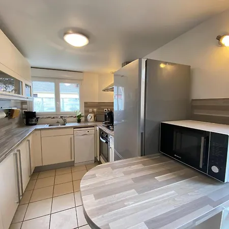 Pleasant Home, 200m From The Beach, St Pair-sur-mer * Сен-Пер-сюр-Мер
